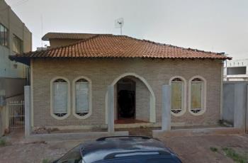 LOTE DE TERRENO COM BENFEITORIAS 